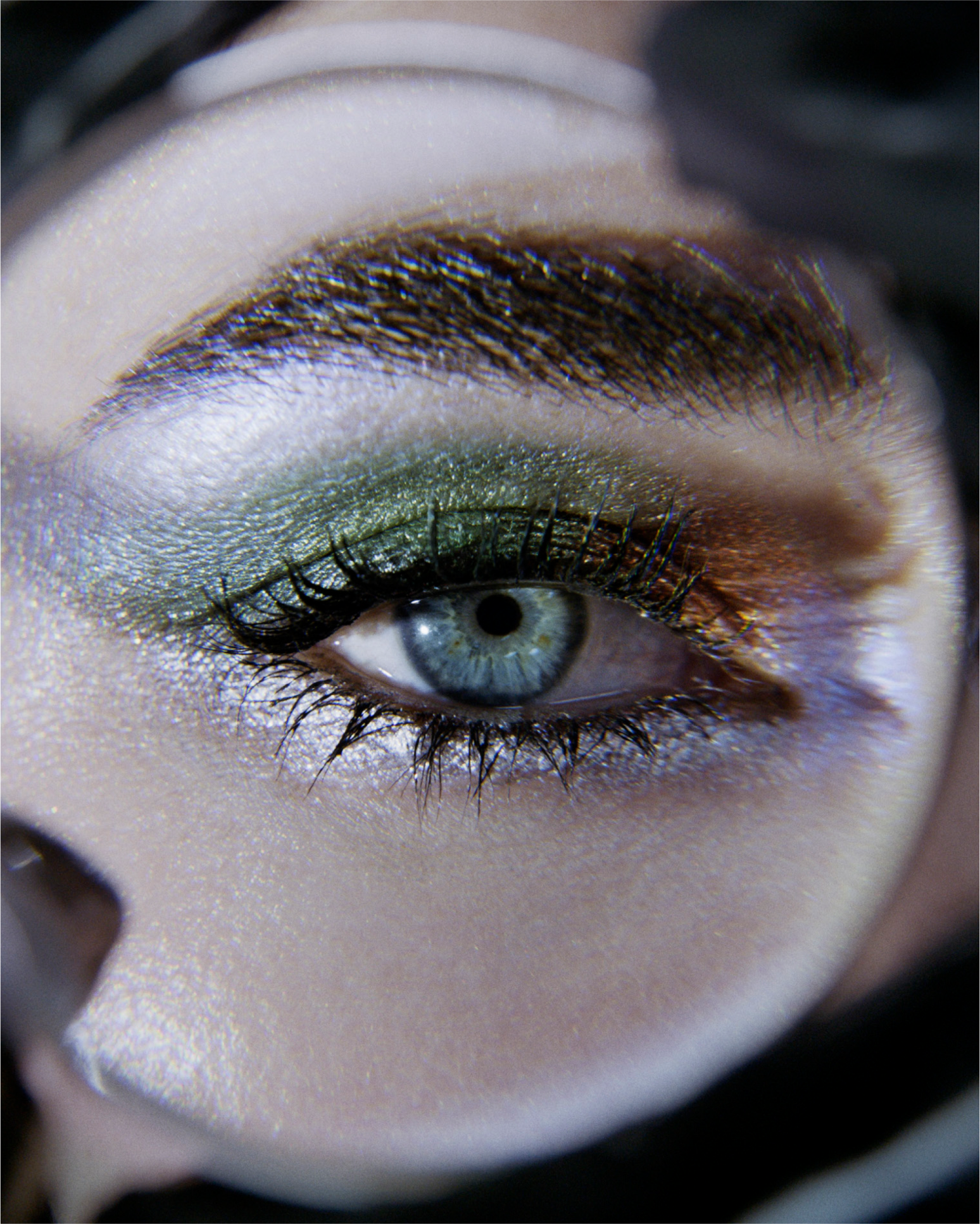 20220130_ISAMAYA_INDUSTRIAL_PRODUCT_VISUALS_EYESHADOW_G2_001_R3_QC_1080x1350_No_Logo_1.png